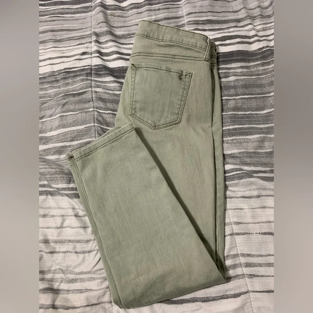 Jessica Simpson, light green size 8 cropped skinny jeans - Picture 2 of 2